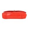 Bolso de mano Chanel   en charol coral - Detail D1 thumbnail