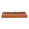 Hermès  Kelly To Go handbag/clutch  in gold epsom leather - Detail D1 thumbnail