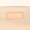 Chanel   handbag  in cream color quilted leather - Detail D2 thumbnail