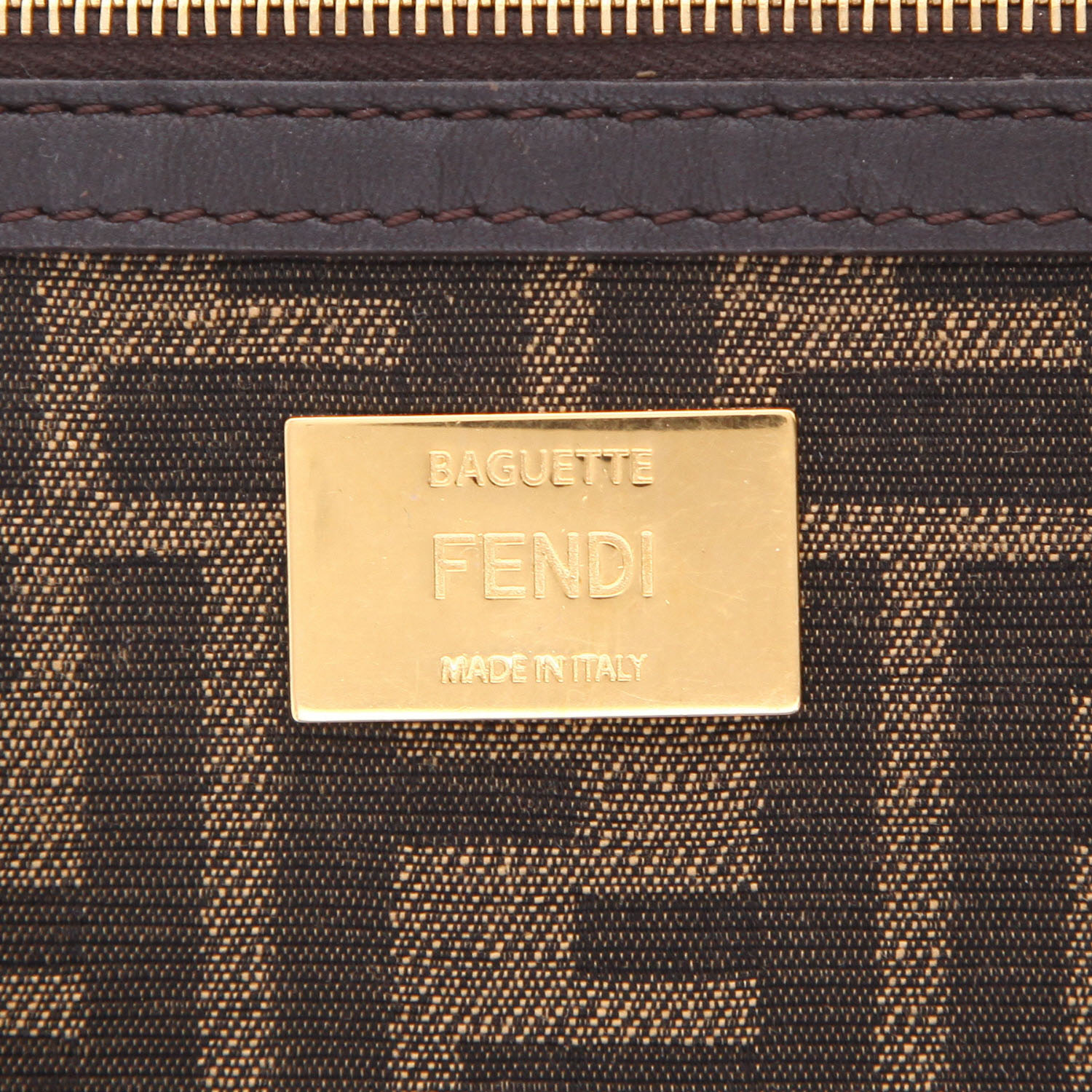 Bolso de mano Fendi  Baguette en lona monogram marrón - Detail D2