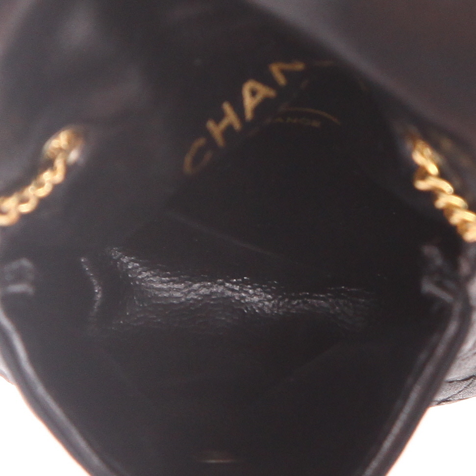 Sac à main Chanel  Vintage super mini  en toile noire - Detail D3