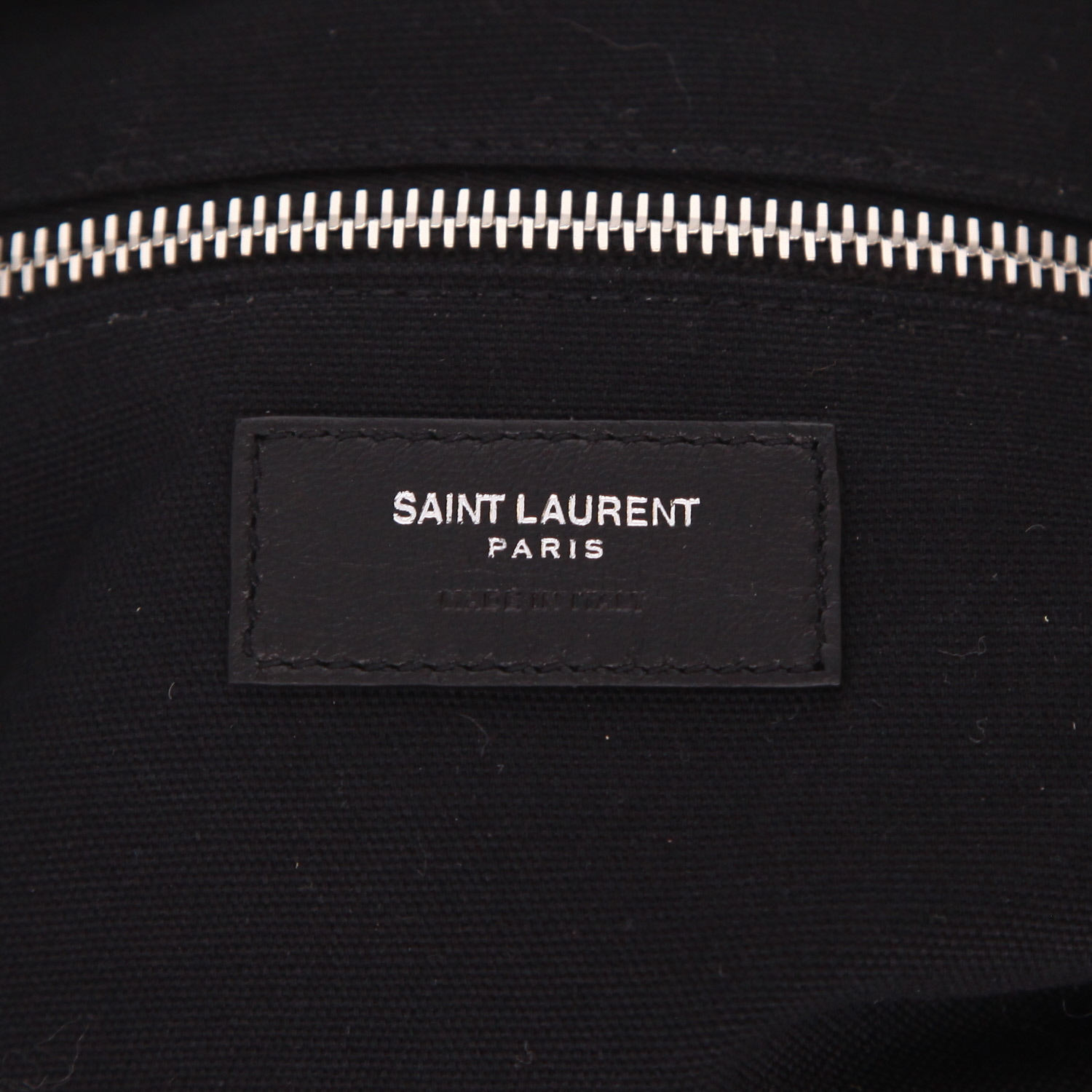 Bolso de mano Saint Laurent   en lona negra y cuero negro - Detail D6