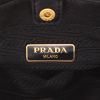 Bolso para llevar al hombro Prada  Plissé en cuero acolchado negro - Detail D3 thumbnail