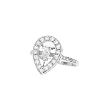 Boucheron Ava ring in white gold and diamonds Boucheron Ava ring in white gold and diamonds