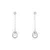 Paire de boucles d'oreilles Boucheron Ava en or blanc et diamants - 00pp thumbnail