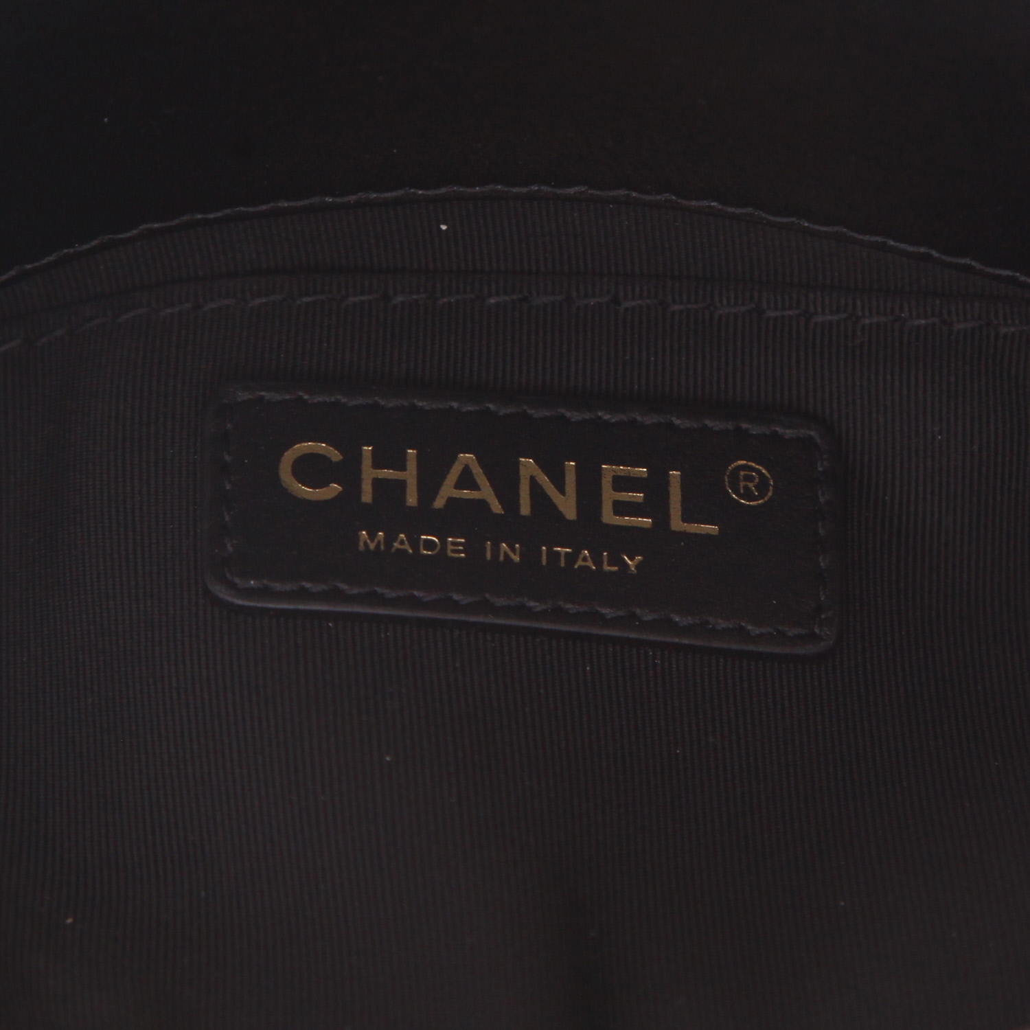 Chanel   shoulder bag  in black leather - Detail D2