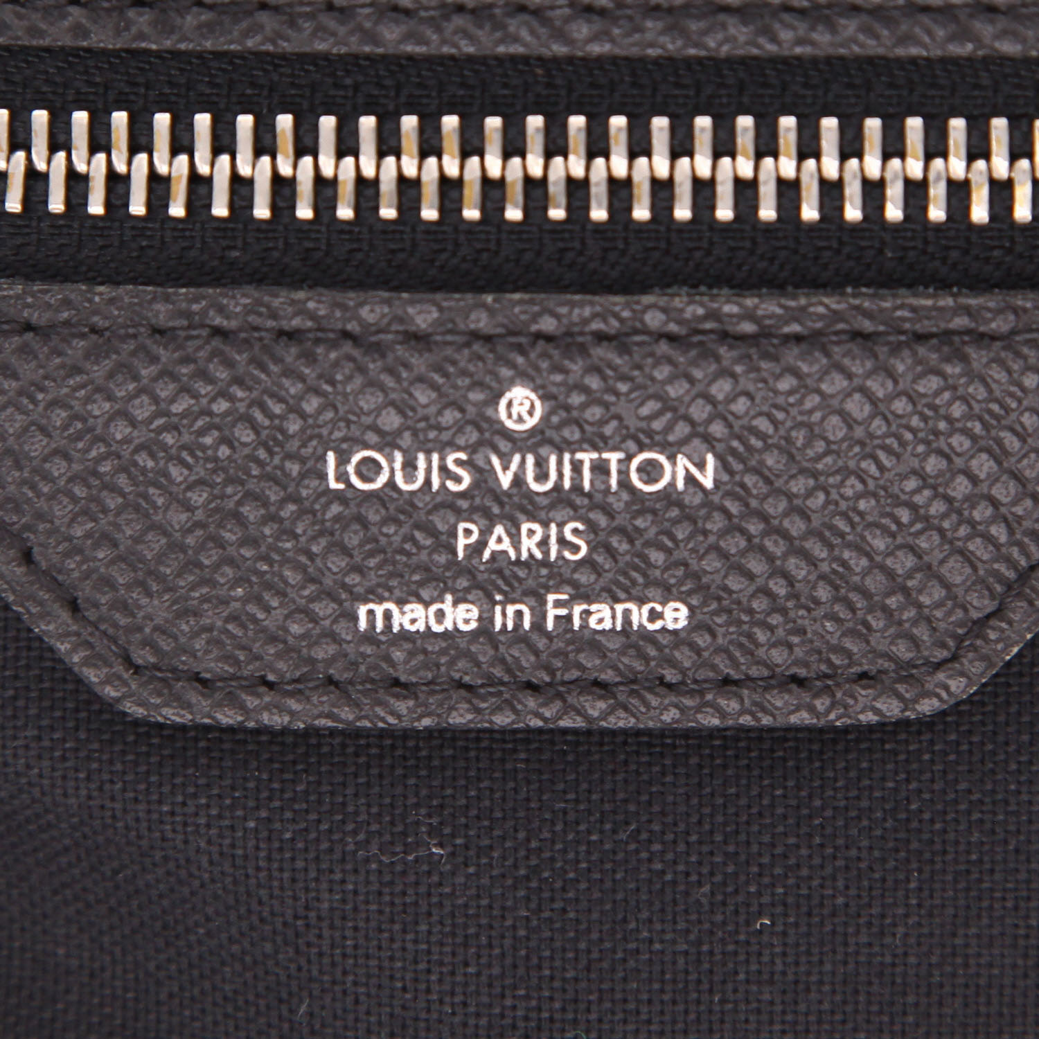 Sac bandoulière Louis Vuitton  Messenger en cuir noir - Detail D2