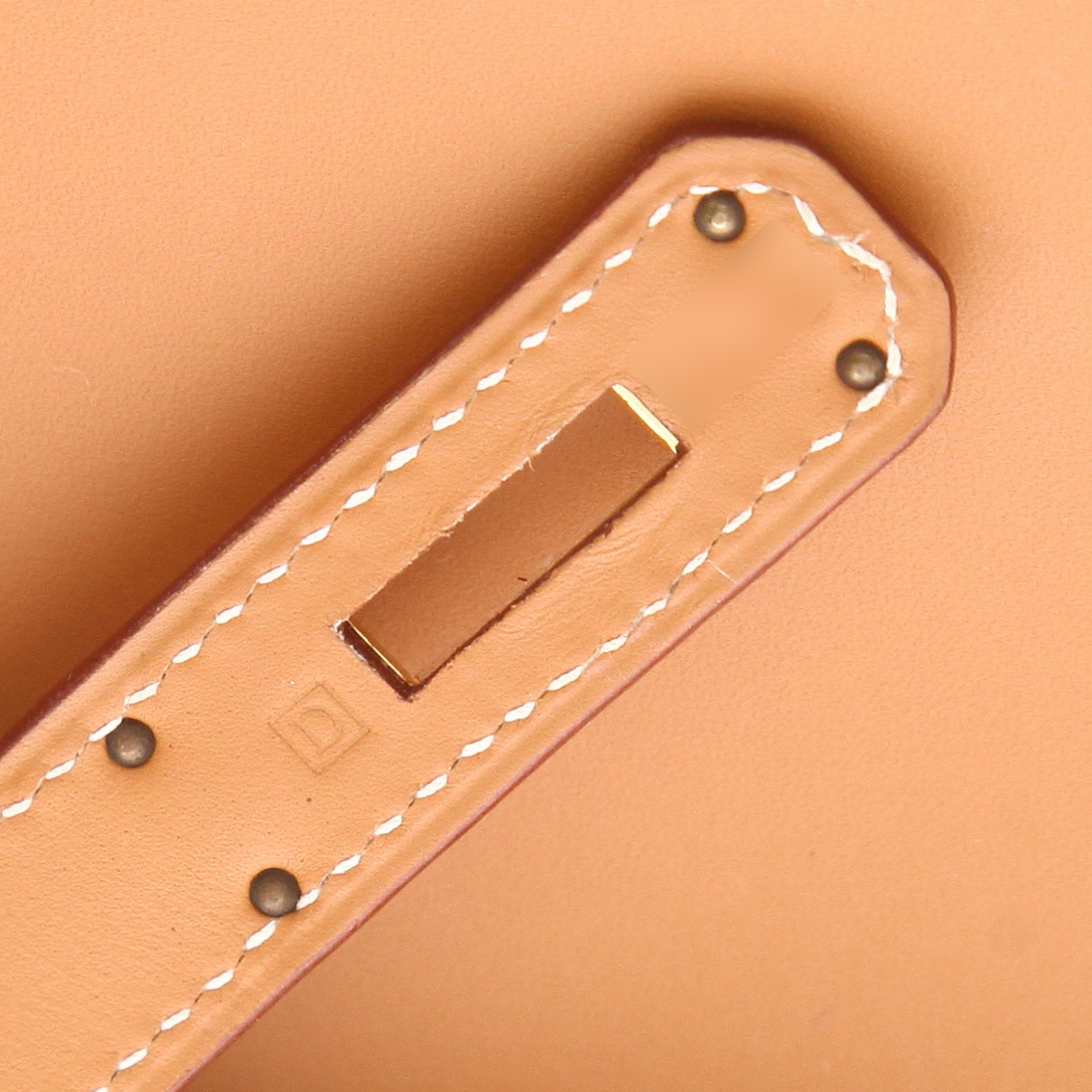 Sac à main Hermès  Kelly 32 cm en cuir Chamonix gold - Detail D4