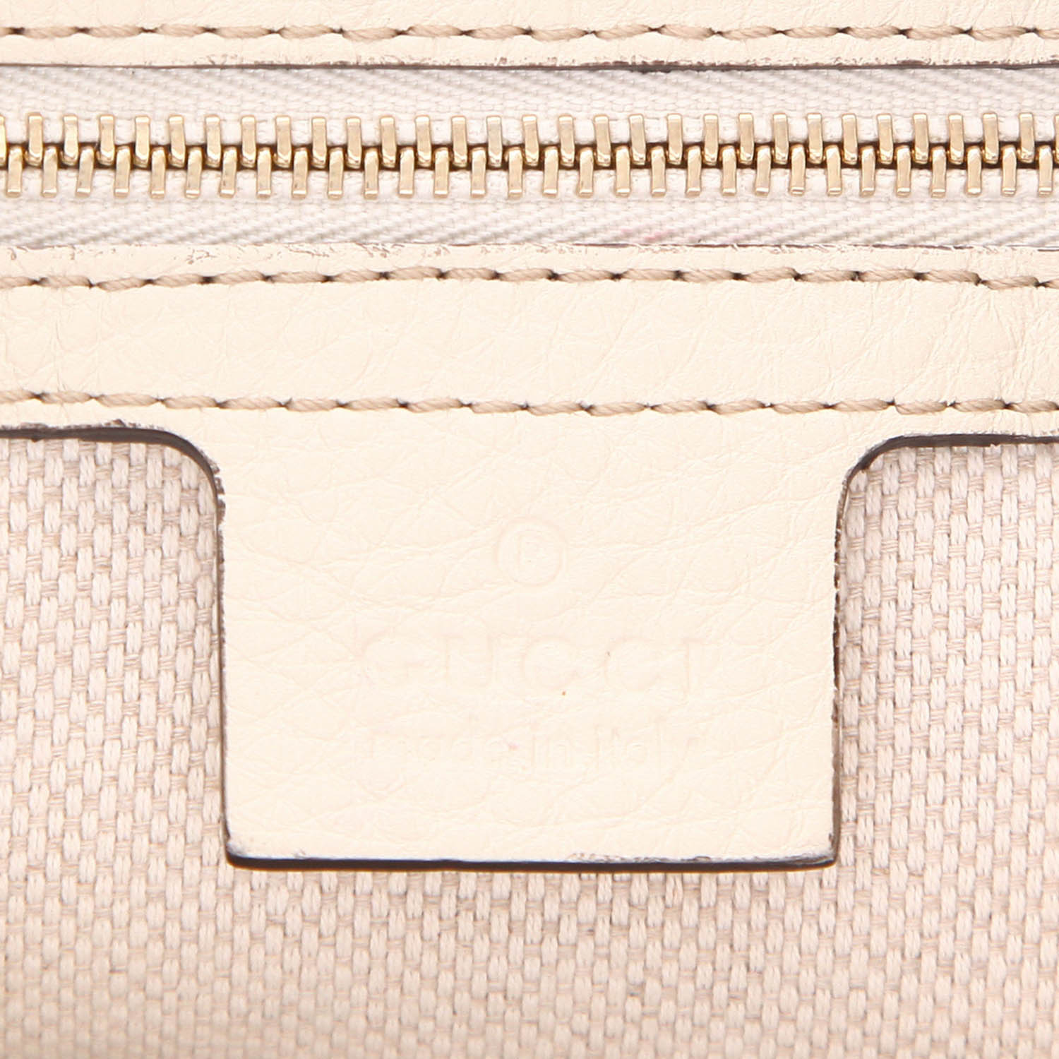 Sac à main Gucci  Soho en cuir grainé écru - Detail D2