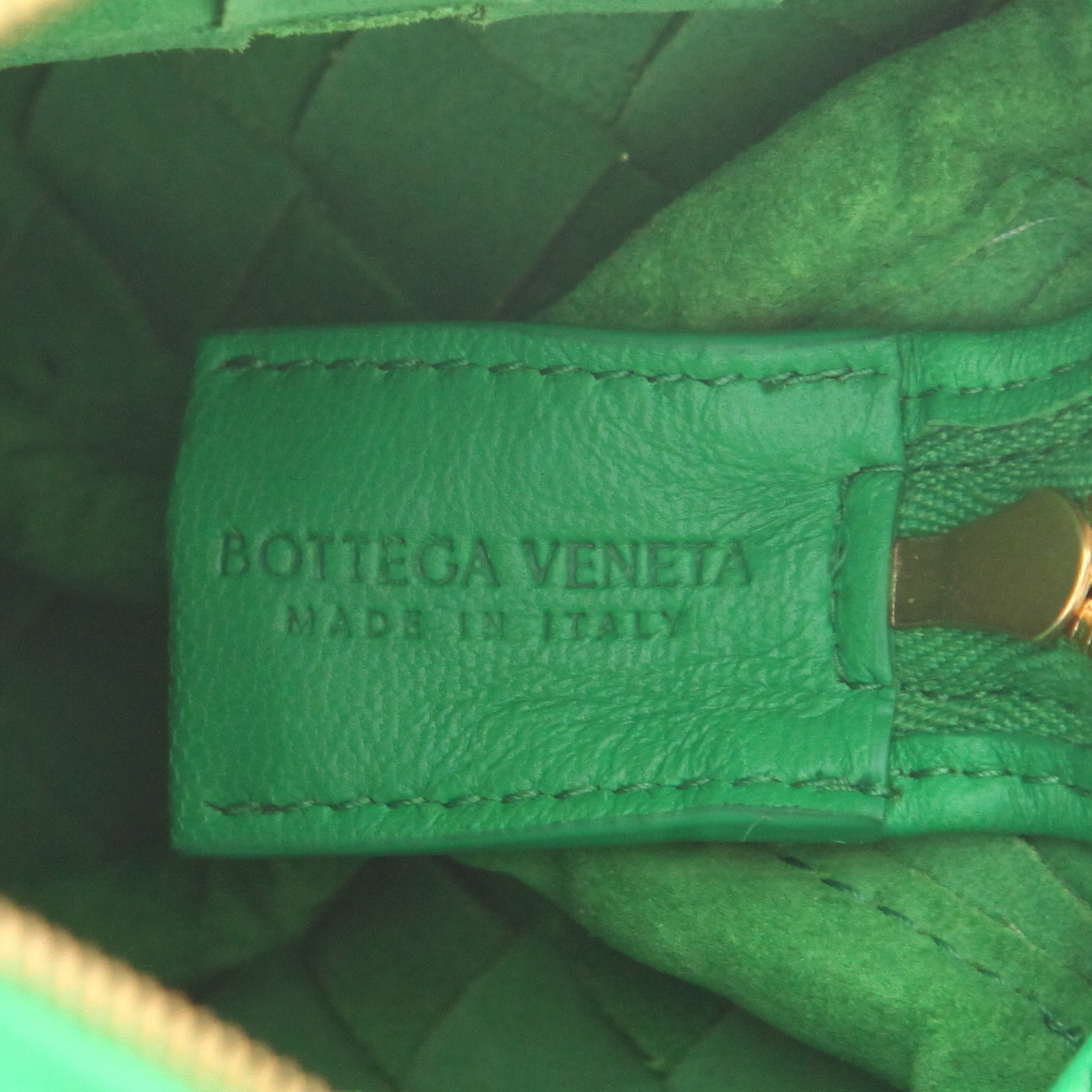 Bottega Veneta  Loop small model  handbag  in green intrecciato leather - Detail D2