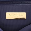 Chanel  19 shoulder bag  in navy blue quilted leather - Detail D2 thumbnail