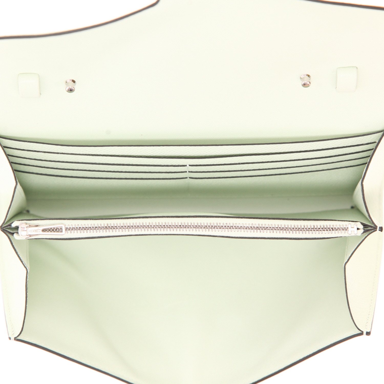 Bolso bandolera Hermès  Constance Long To Go en cuero epsom Vert Fizz - Detail D3
