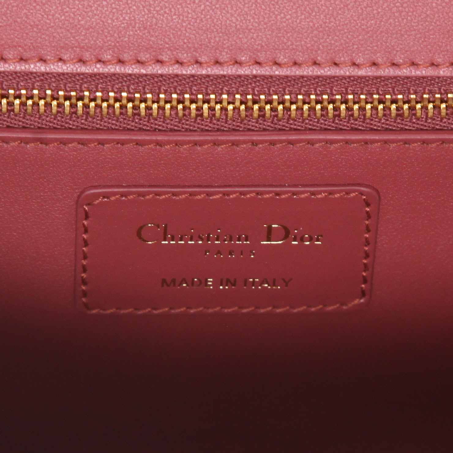 Dior  30 Montaigne handbag  in pink leather - Detail D2
