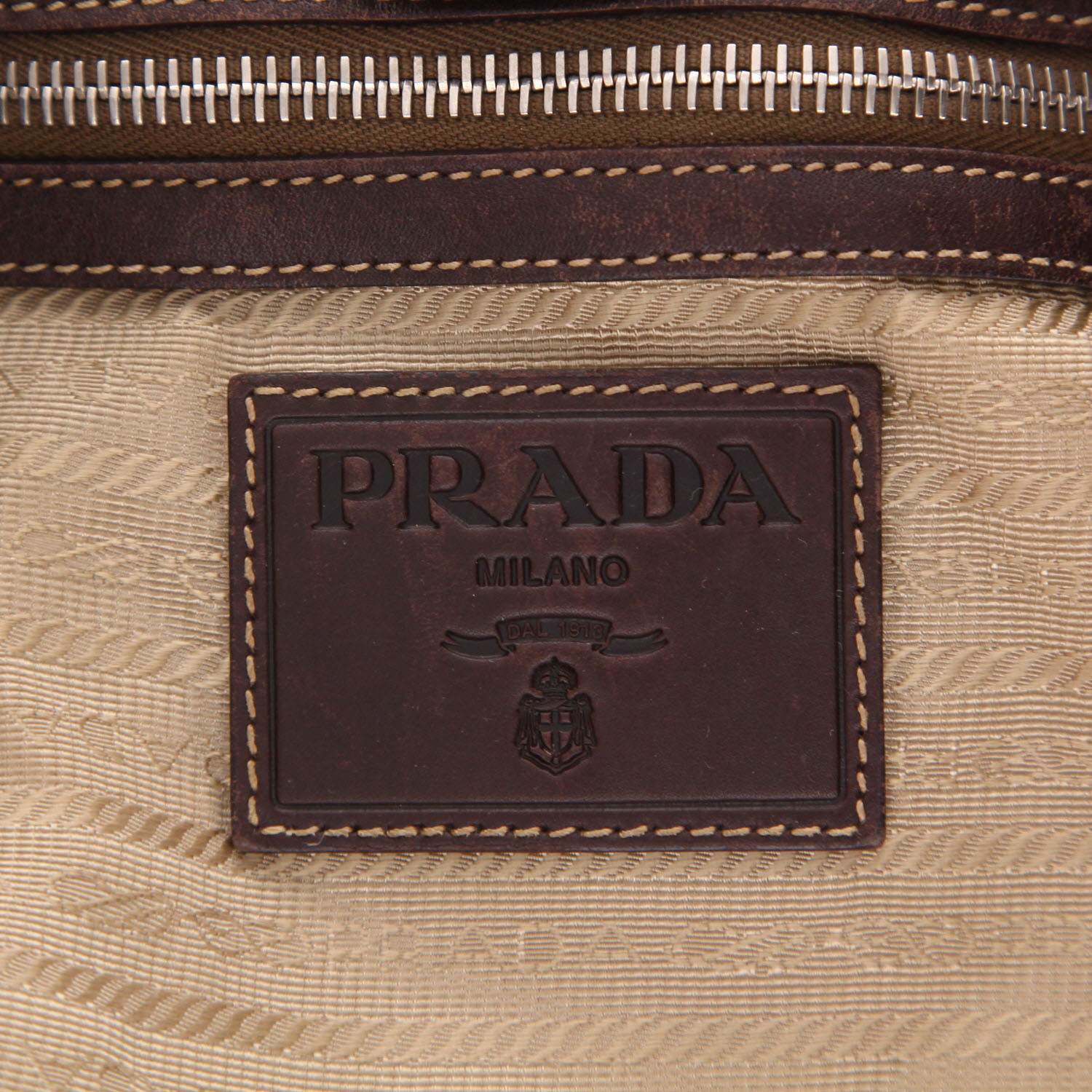 Sac à main Prada   en toile marron et cuir marron - Detail D2