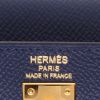 Bolso de mano Hermès  Kelly 25 cm en cuero epsom azul - Detail D2 thumbnail