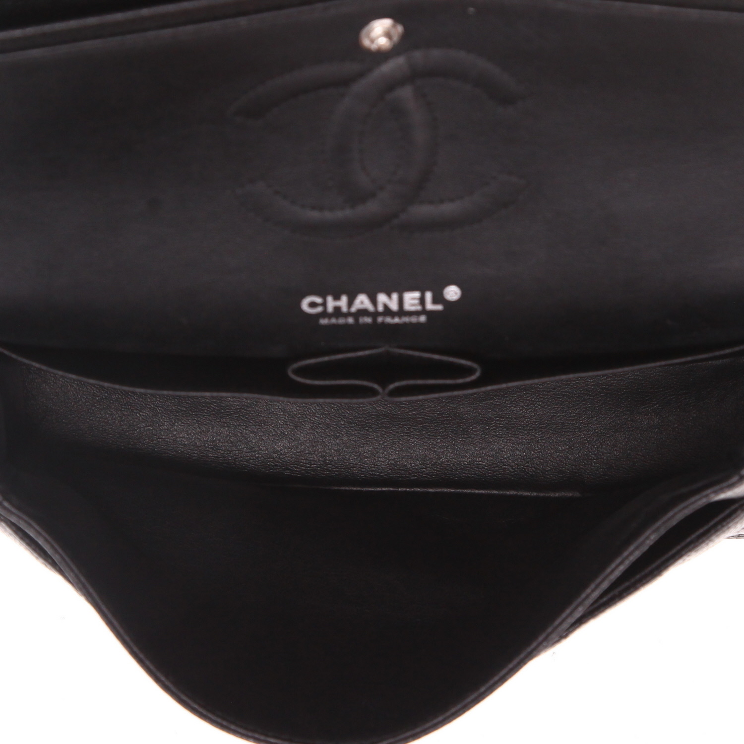 Chanel  Timeless Classic handbag  in black quilted grained leather - Detail D3