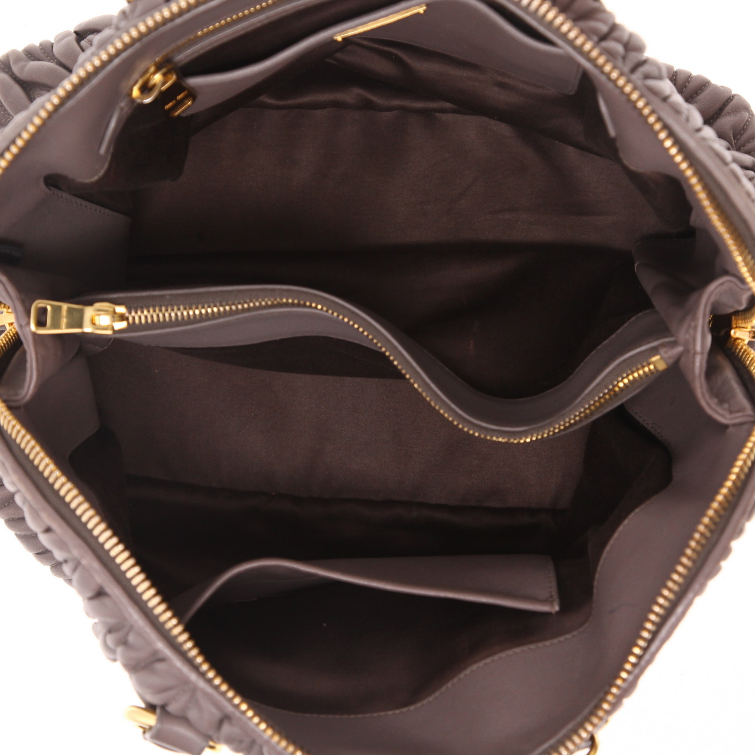 Borsa a tracolla Miu Miu  Matelassé in pelle goffrata color talpa - Detail D3