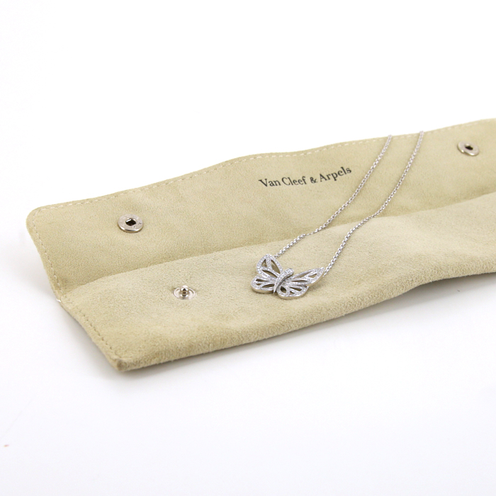 Van Cleef 
Arpels Papillon necklace in white gold and diamonds - Detail D2