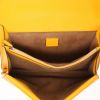 Bolso para llevar al hombro o en la mano Gucci  Dionysus en lona Monogram revestida beige y amarilla y Veau velours amarillo - Detail D3 thumbnail