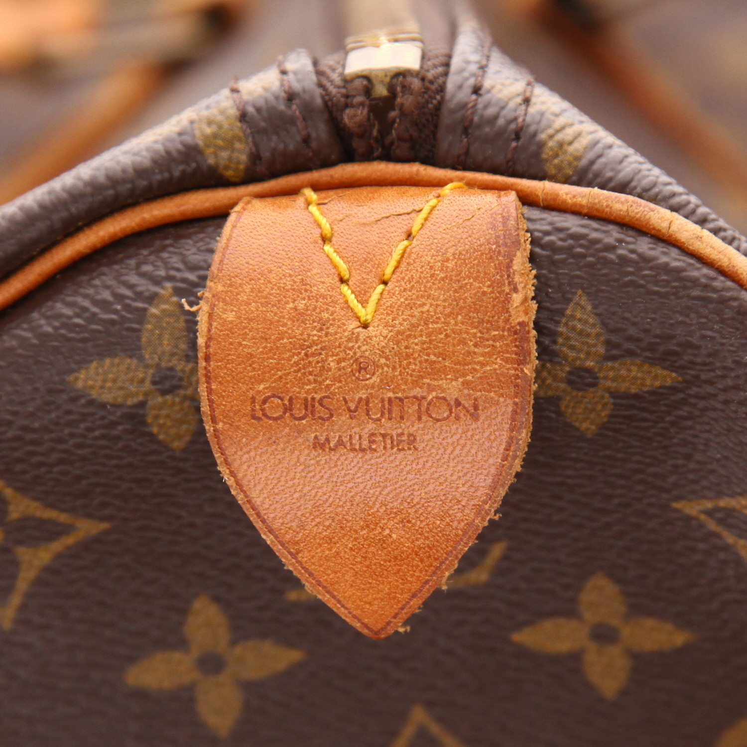 Sac de voyage Louis Vuitton  Keepall 60 en toile monogram marron et cuir naturel - Detail D6