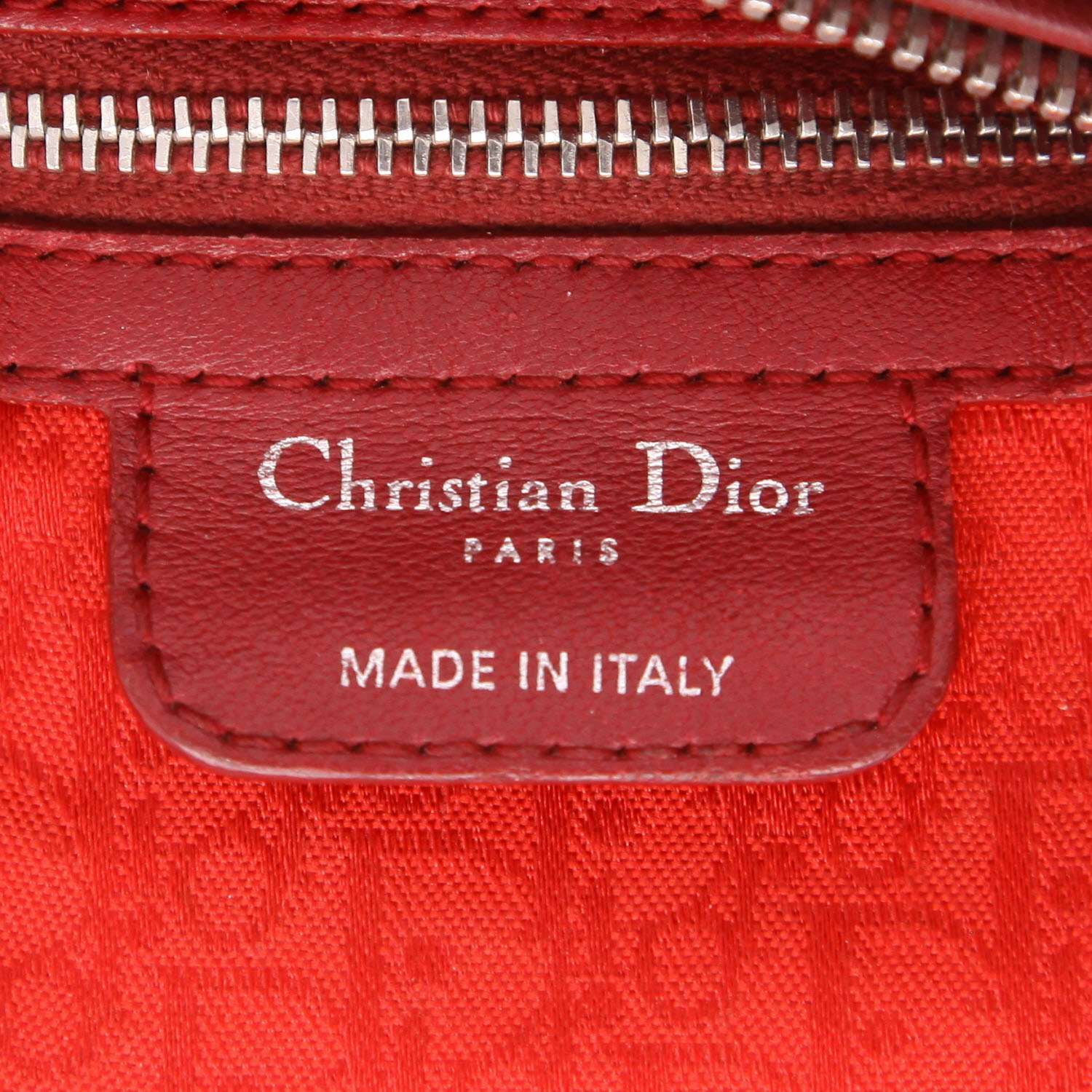 Bolso de mano Dior  Lady Dior modelo mediano  en cuero cannage rojo - Detail D2