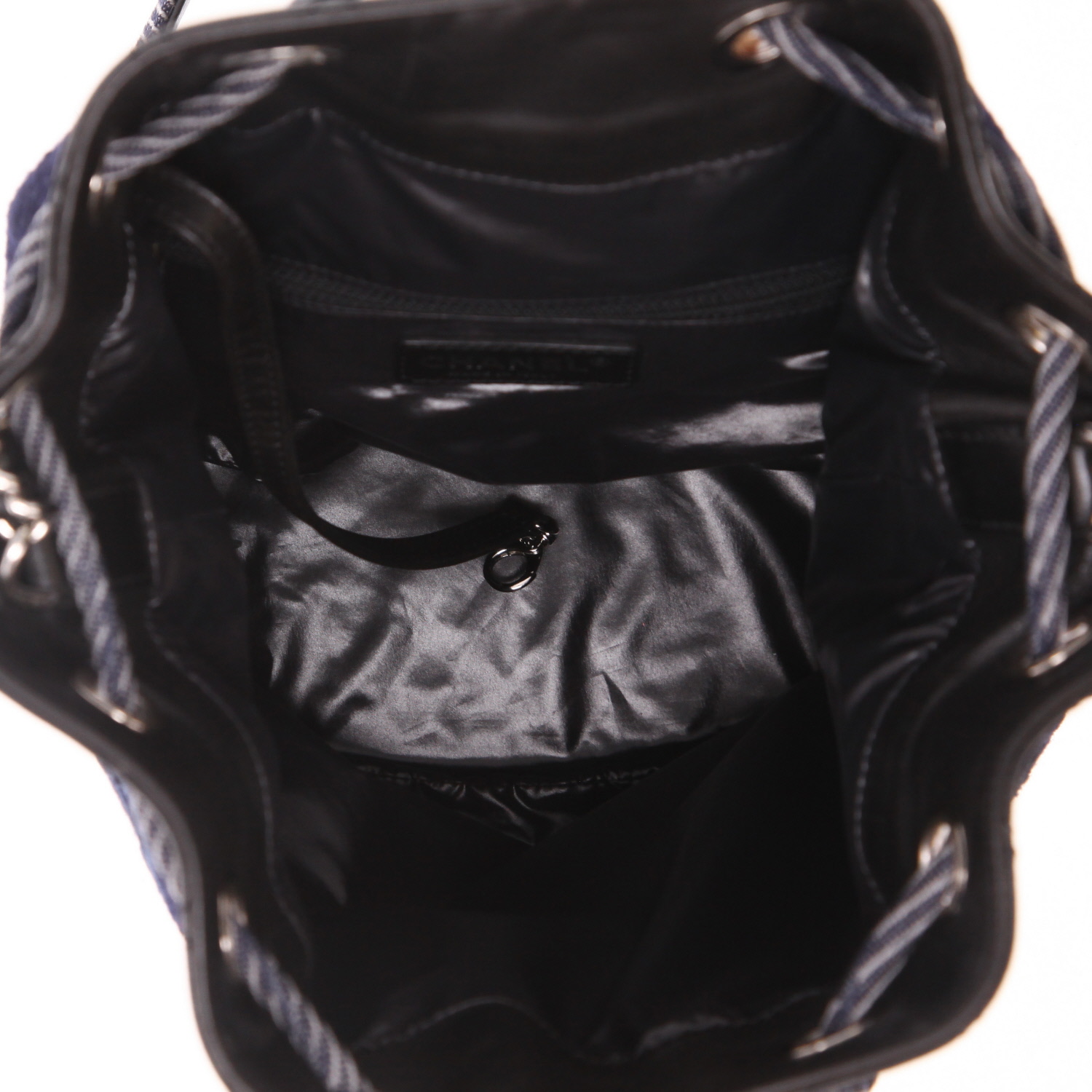 Sac Chanel   en toile bleu-marine et cuir noir - Detail D3