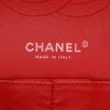 Bolso de mano Chanel  Timeless Classic en cuero acolchado rojo - Detail D2 thumbnail