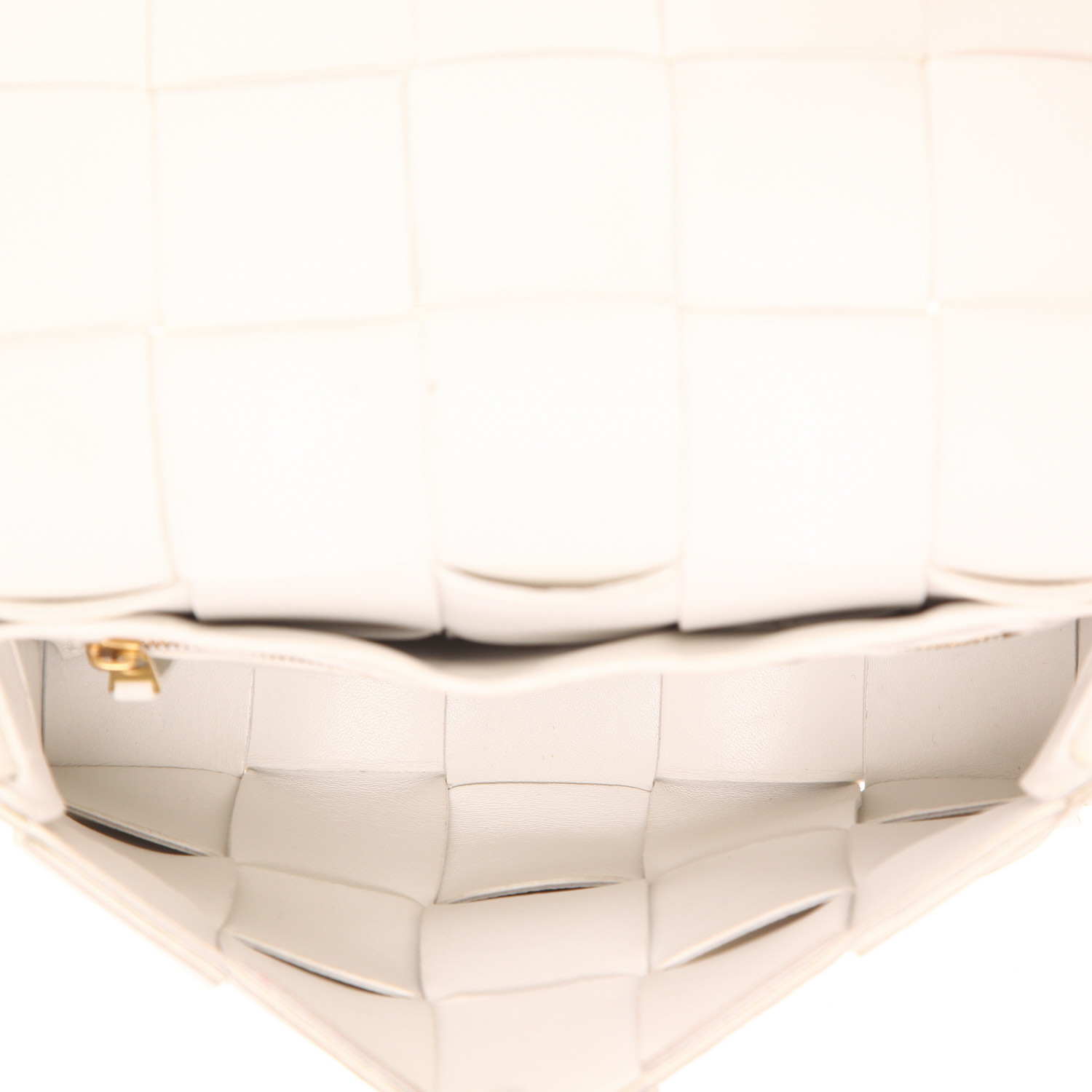 Bottega Veneta  Cassette shoulder bag  in white intrecciato leather - Detail D3
