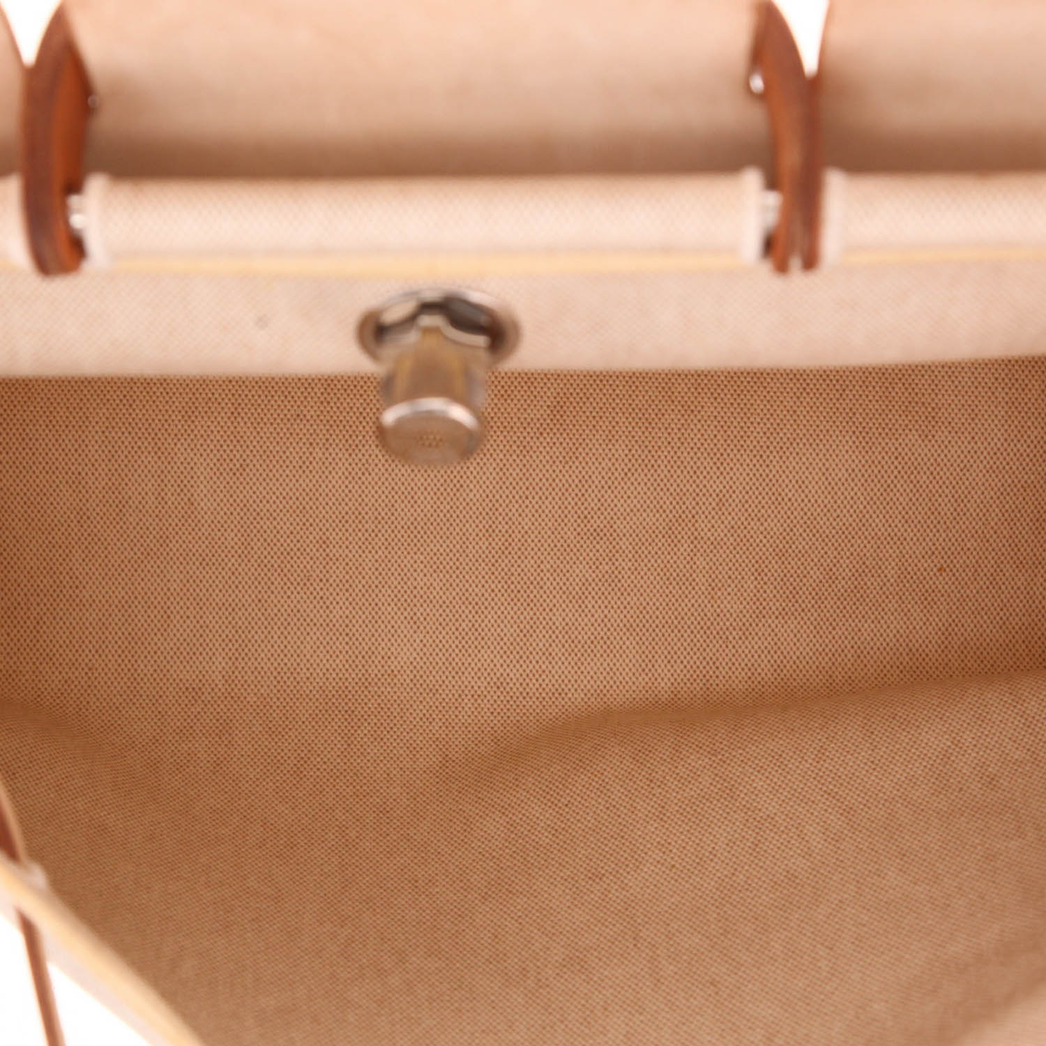 Hermès  Herbag handbag  in beige canvas  and natural leather - Detail D3