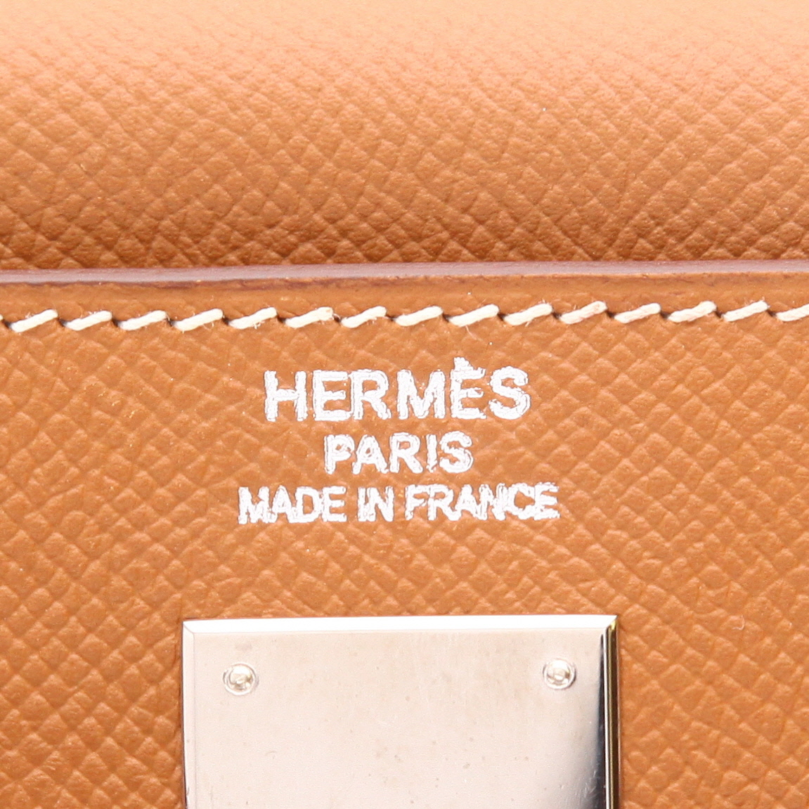 Hermès  Kelly 35 cm handbag  in gold epsom leather - Detail D2