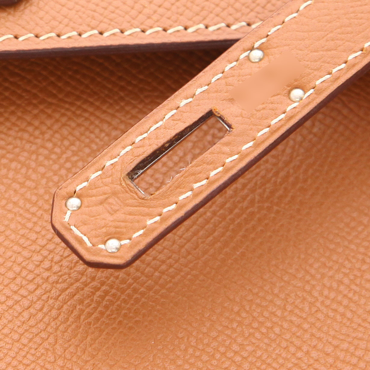 Bolso de mano Hermès  Kelly 35 cm en cuero epsom color oro - Detail D4