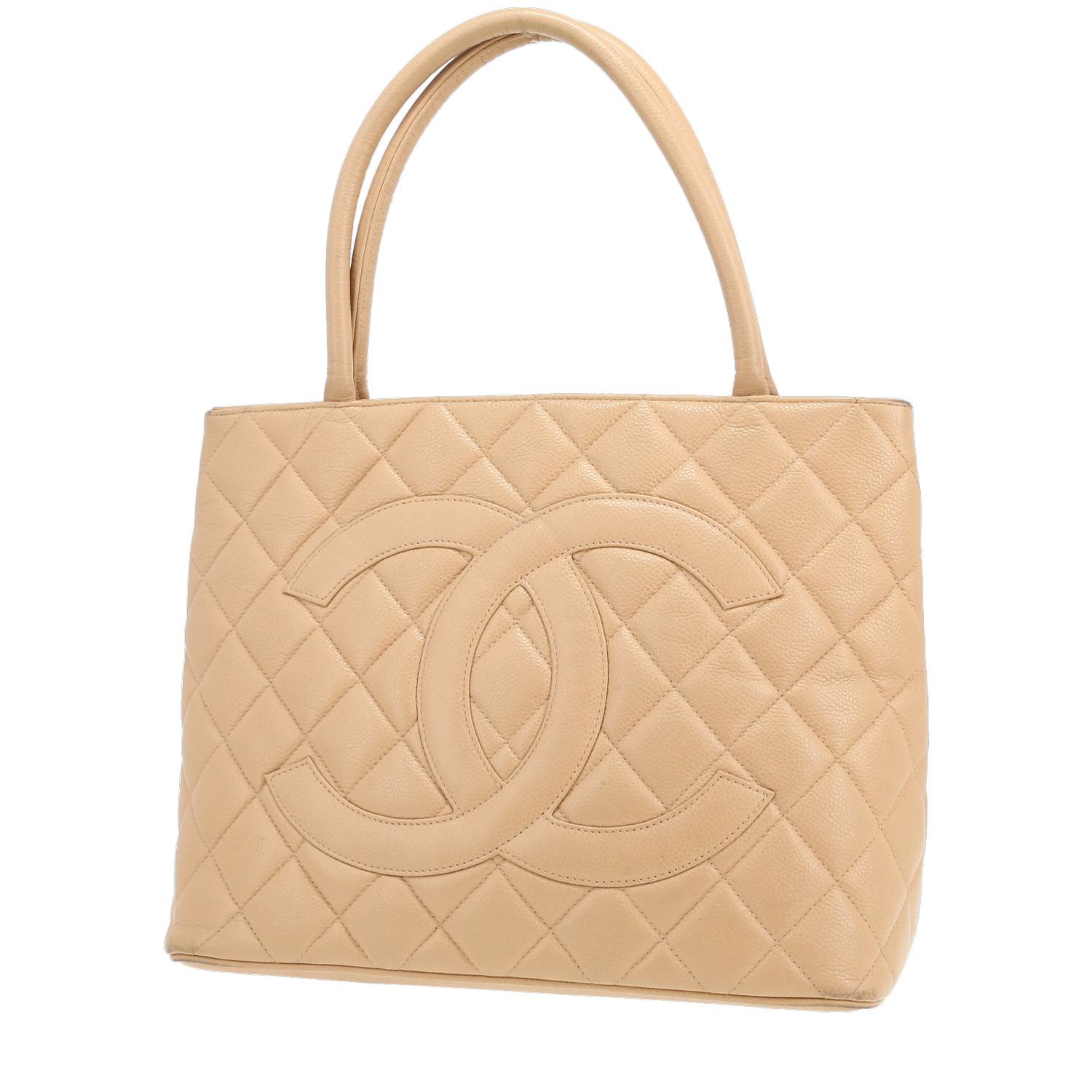 Chanel Medaillon handbag in beige quilted grained leather