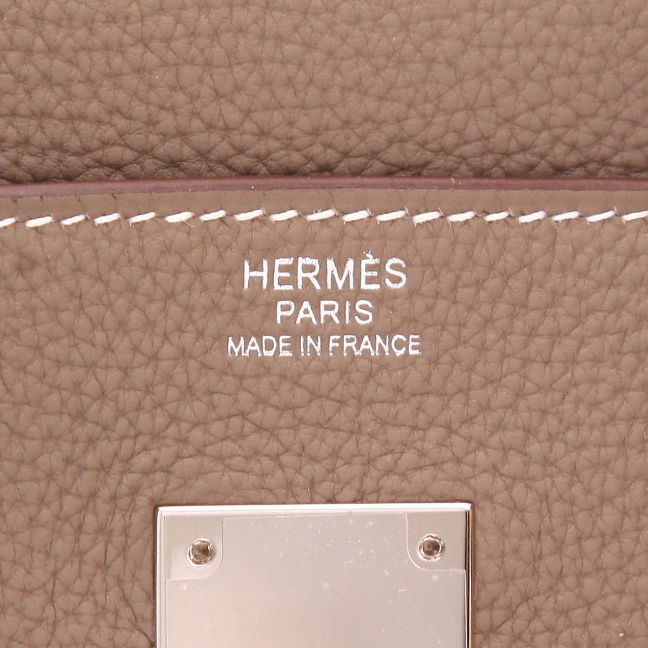 Bolso de mano Hermès  Birkin 30 cm en cuero togo marrón etoupe - Detail D2