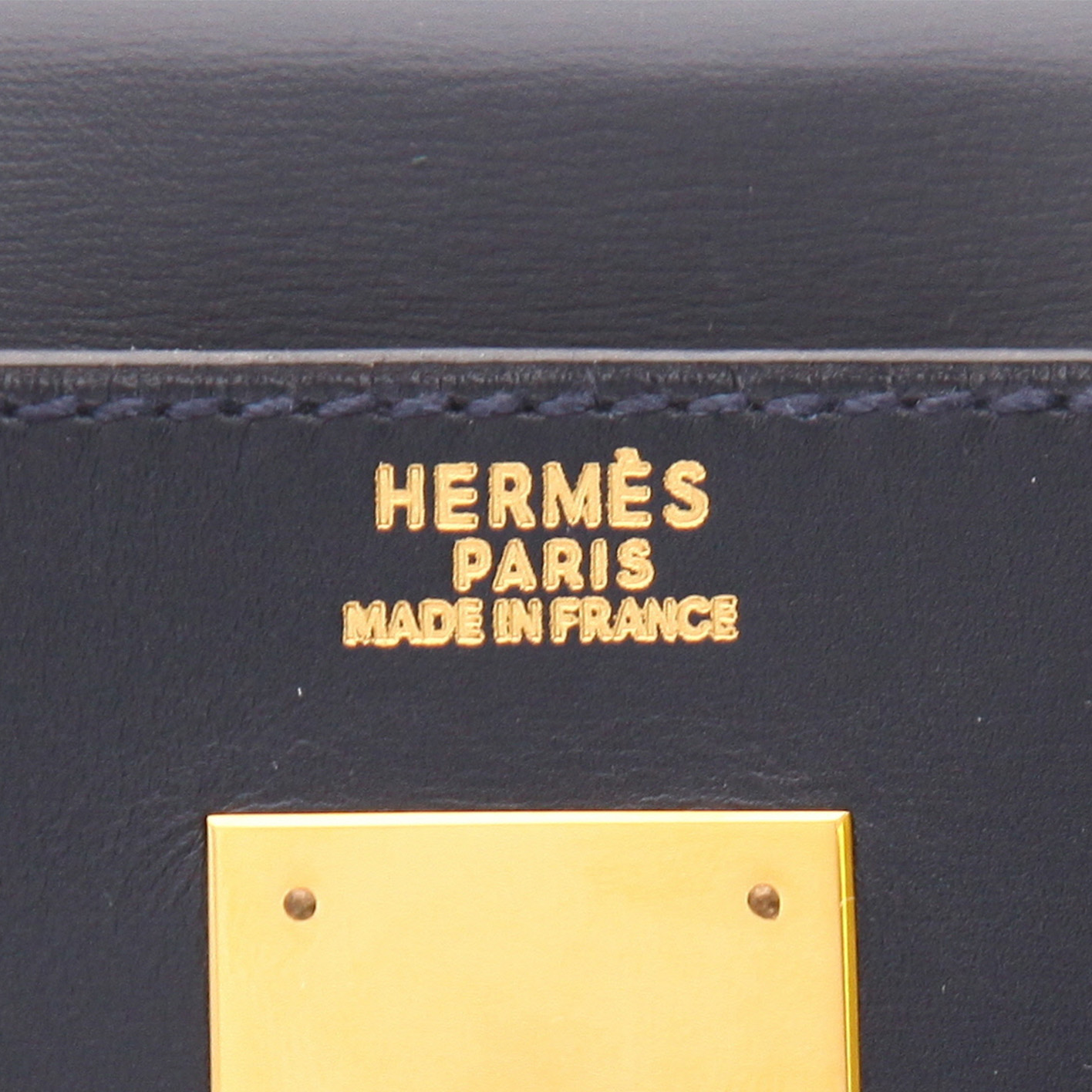 Sac à main Hermès  Kelly 32 cm en cuir box bleu-marine - Detail D2