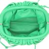 Bolso bandolera Bottega Veneta  Pouch en cuero verde - Detail D3 thumbnail