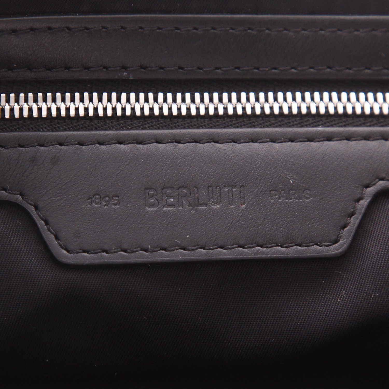 Berluti   pouch  in brown leather - Detail D2