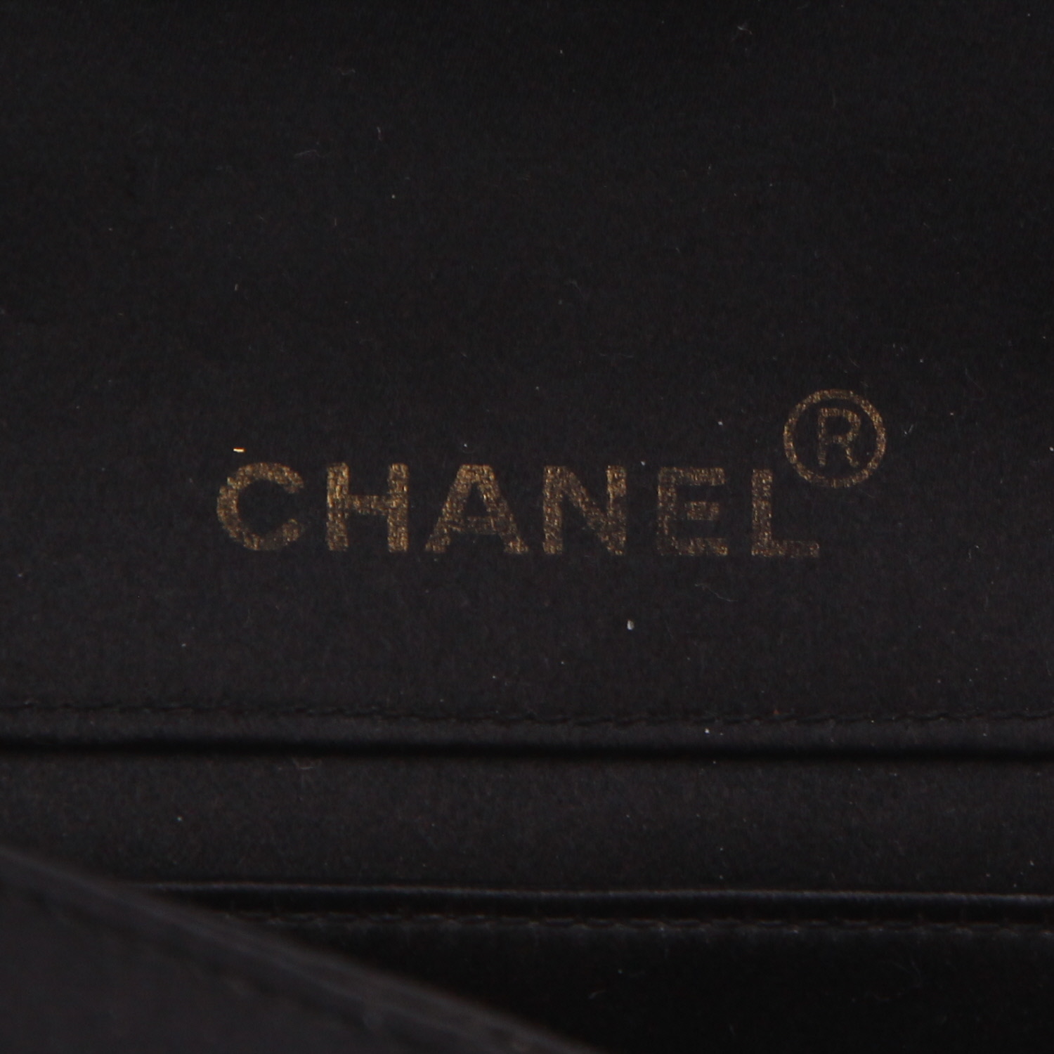 Chanel  Vintage shoulder bag  in black satin - Detail D2