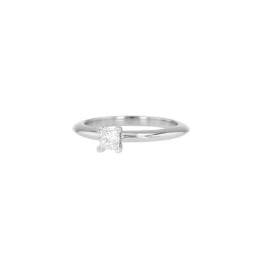 Tiffany 
Co  solitaire ring in platinium and diamond