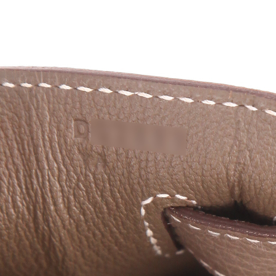 Hermès  Kelly 35 cm handbag  in etoupe togo leather - Detail D4