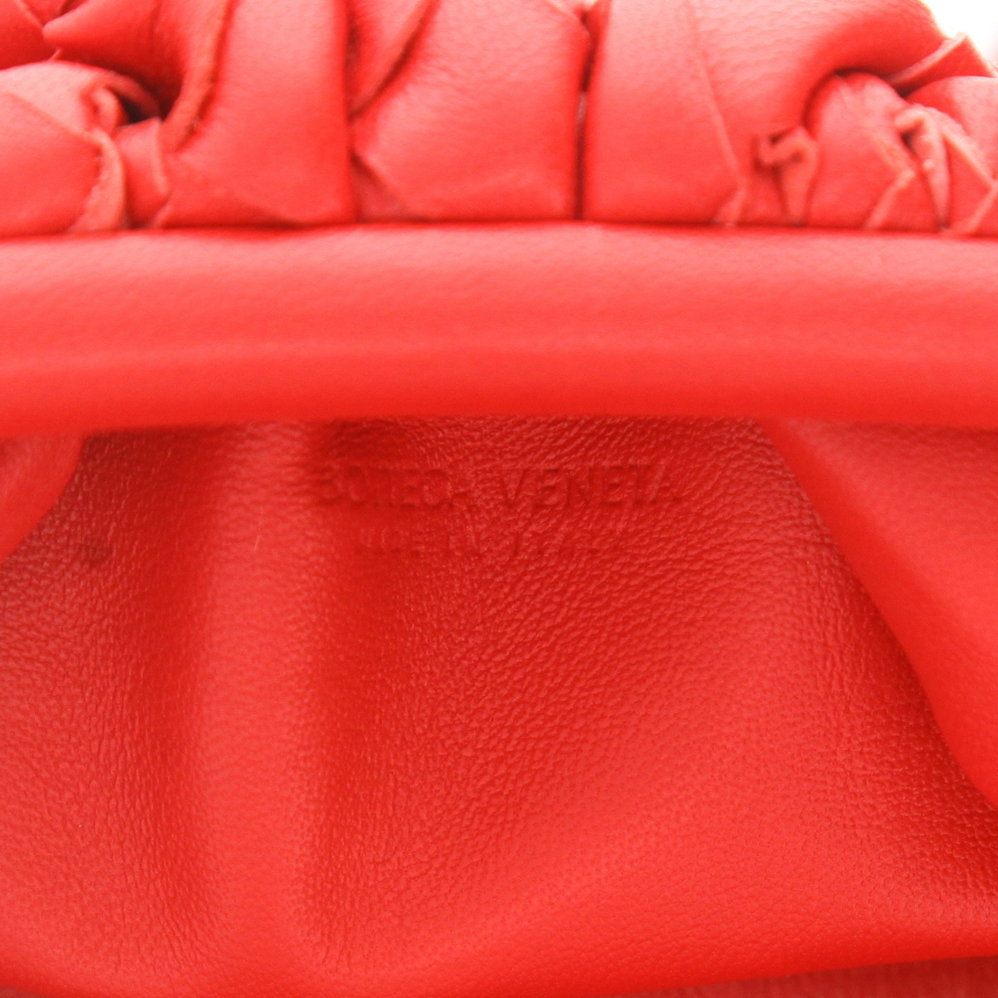 Borsa a tracolla Bottega Veneta  Pouch mini  in pelle intrecciata rossa - Detail D2