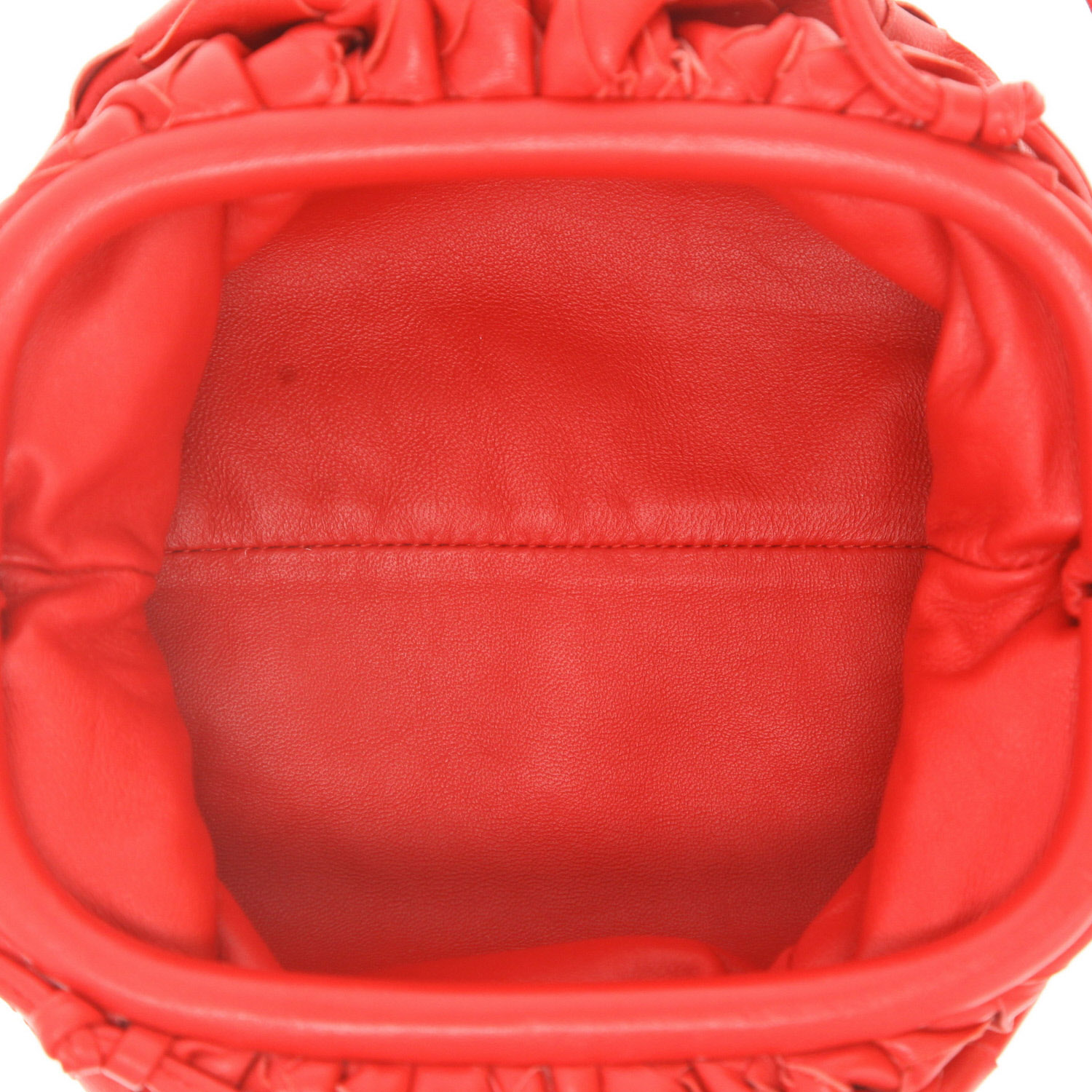 Borsa a tracolla Bottega Veneta  Pouch mini  in pelle intrecciata rossa - Detail D3