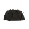 Bolso bandolera Bottega Veneta  Pouch en cuero negro - 360 thumbnail