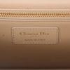 Bolso bandolera Dior  30 Montaigne en cuero beige - Detail D2 thumbnail