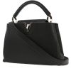 Bolso de mano Louis Vuitton  Capucines BB en cuero taurillon clémence negro - 00pp thumbnail