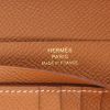 Billetera Hermès  Bearn en cuero epsom color oro - Detail D2 thumbnail