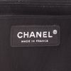 Bolso de mano Chanel  Timeless Classic en tweed gris y negro - Detail D2 thumbnail