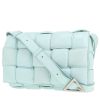 Bolso bandolera Bottega Veneta  Padded Cassette en cuero intrecciato azul claro - 00pp thumbnail