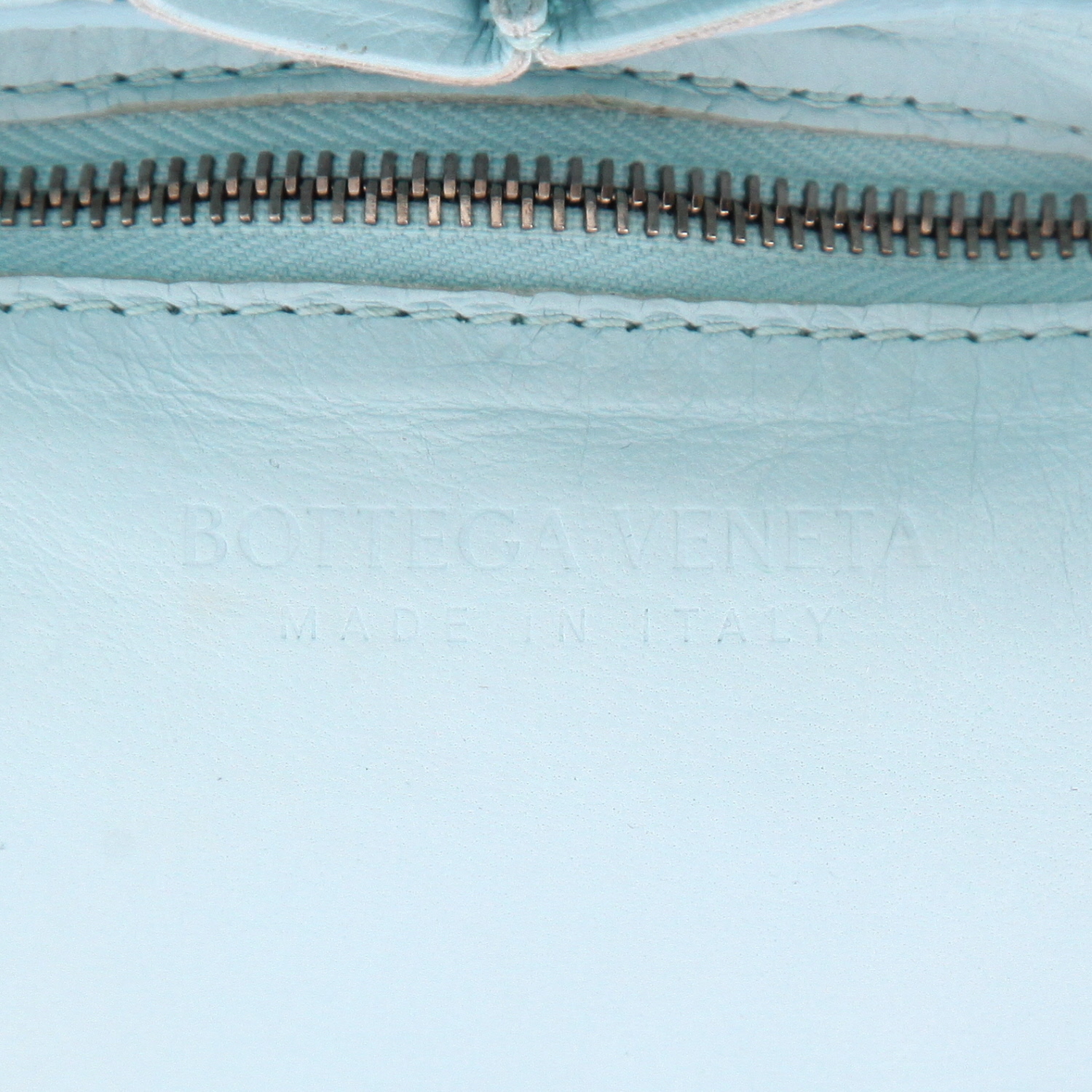 Sac bandoulière Bottega Veneta  Padded Cassette en cuir intrecciato bleu-ciel - Detail D2