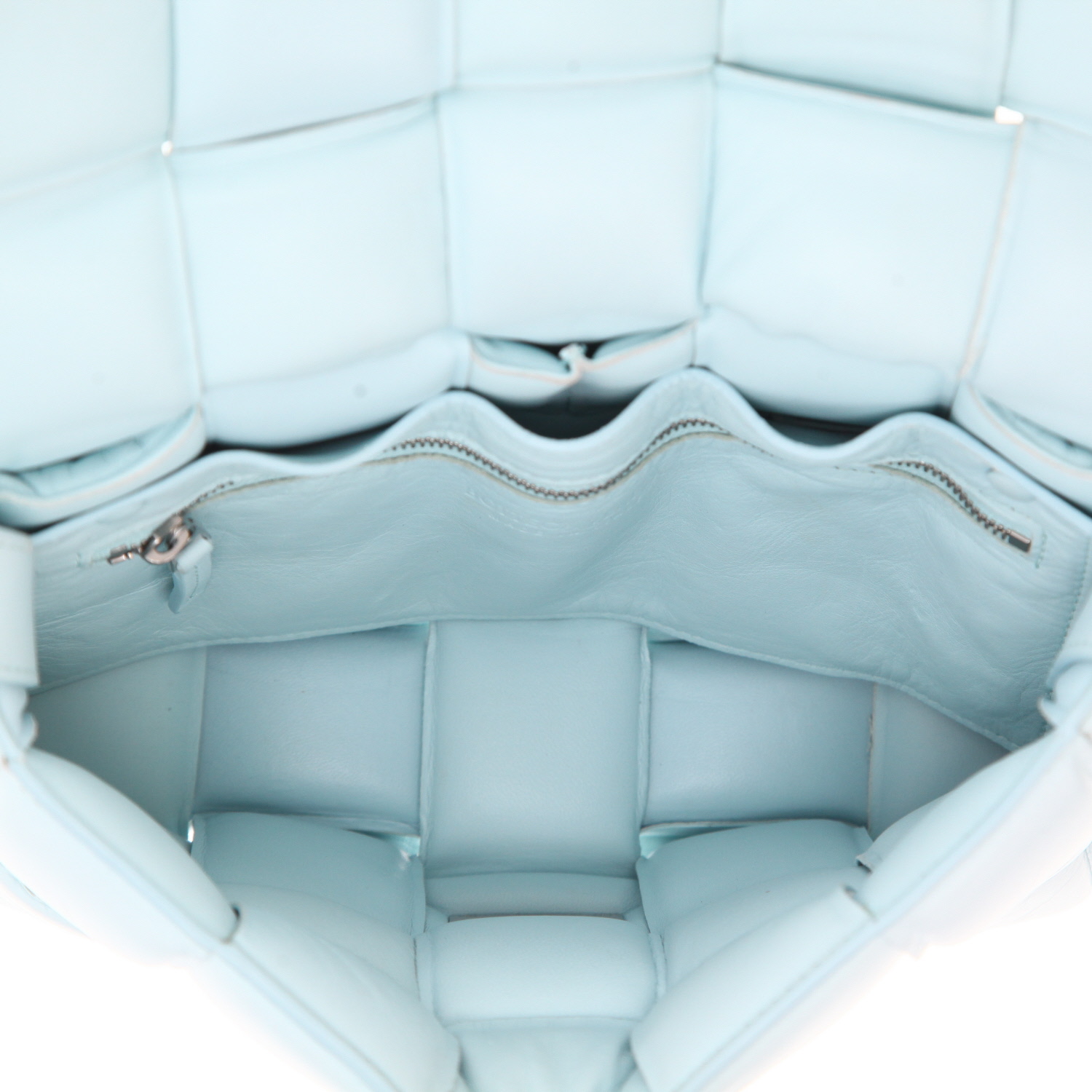Sac bandoulière Bottega Veneta  Padded Cassette en cuir intrecciato bleu-ciel - Detail D3