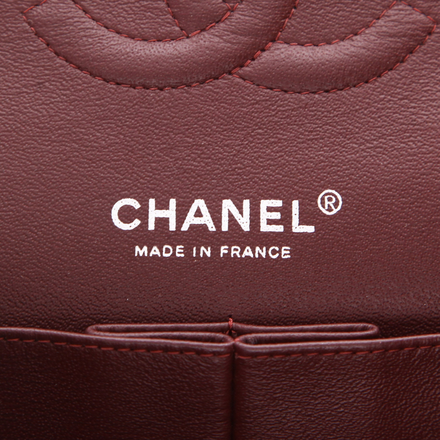 Sac à main Chanel  Timeless en cuir matelassé noir - Detail D2